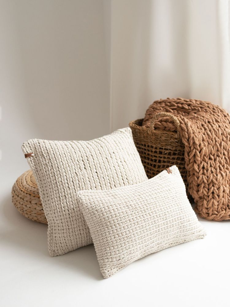 Cushions - Crocheted rectangular cushion - ANZY HOME