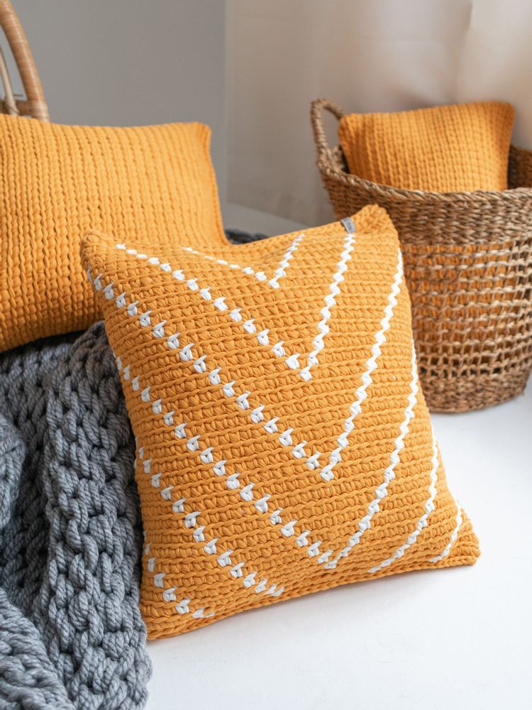 Cushions - Crocheted rectangular cushion - ANZY HOME