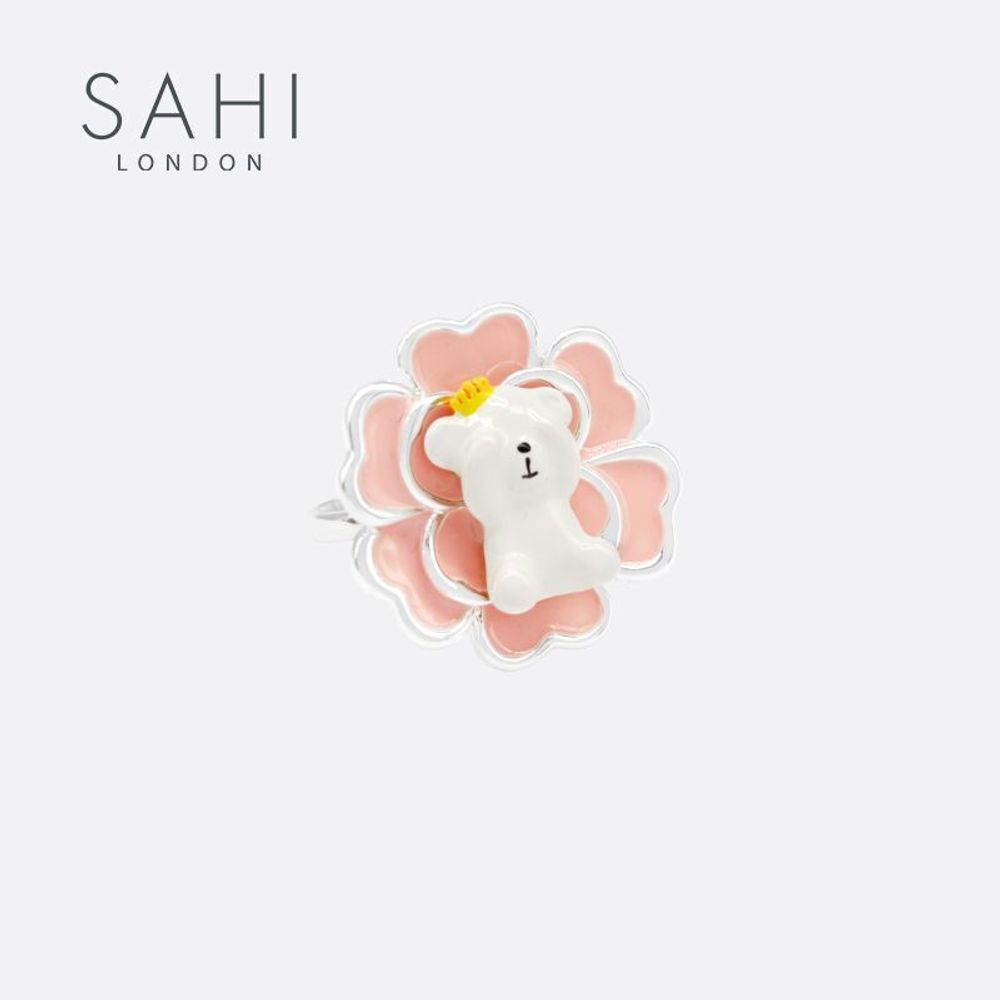 Gifts - RING IN THE SHAPE OF A ROUND CAMELLIA BEAR ENAMELLED IN SAHI GOLD - SAHI LONDON