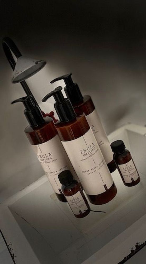 Parfums pour soi et eaux de toilette - ISULA PARFUMS - ISULA PARFUMS & ISULA CASA