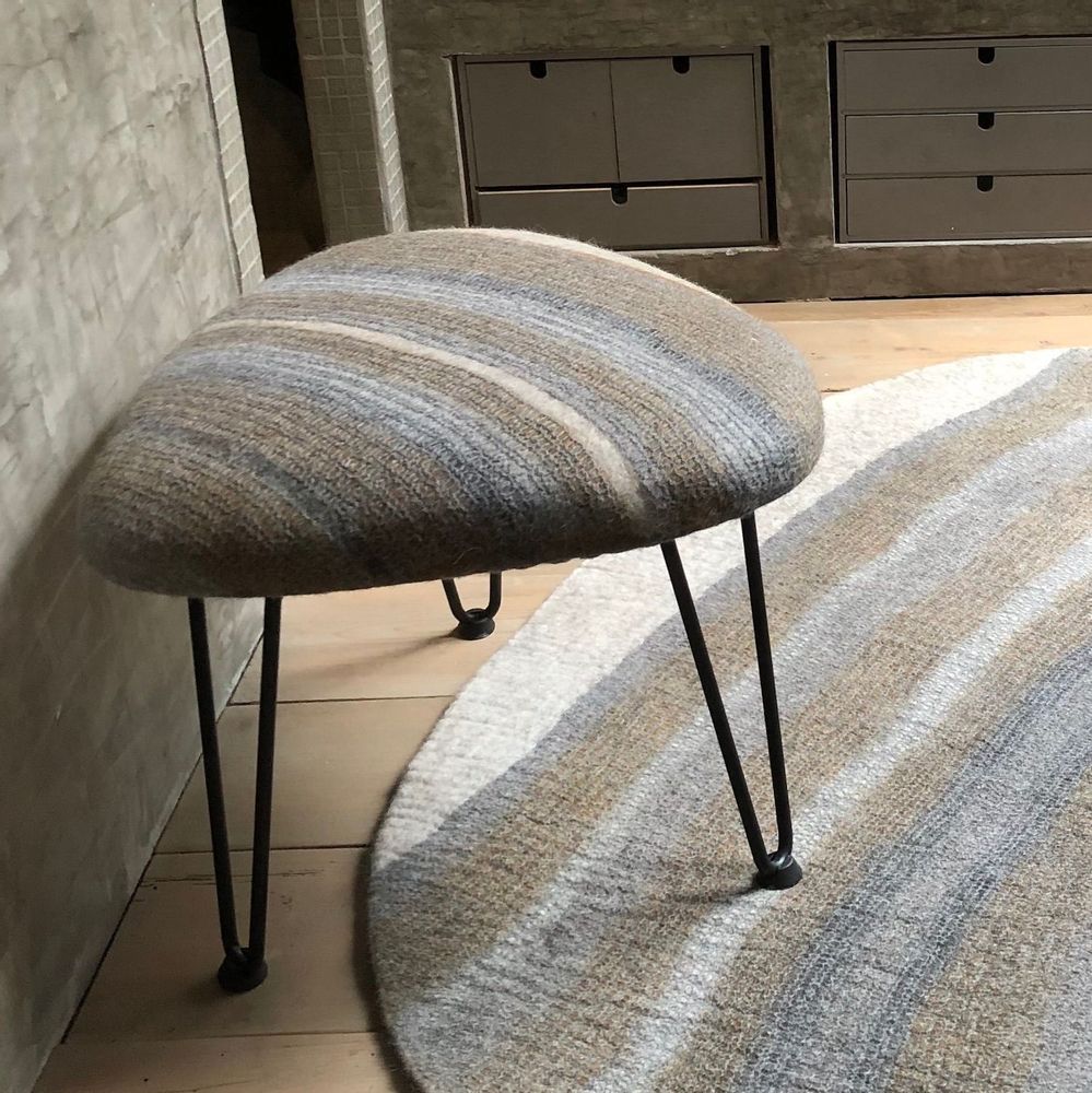 Stools - Mesh & felt seats - GHISLAINE GARCIN MAILLE&FEUTRE