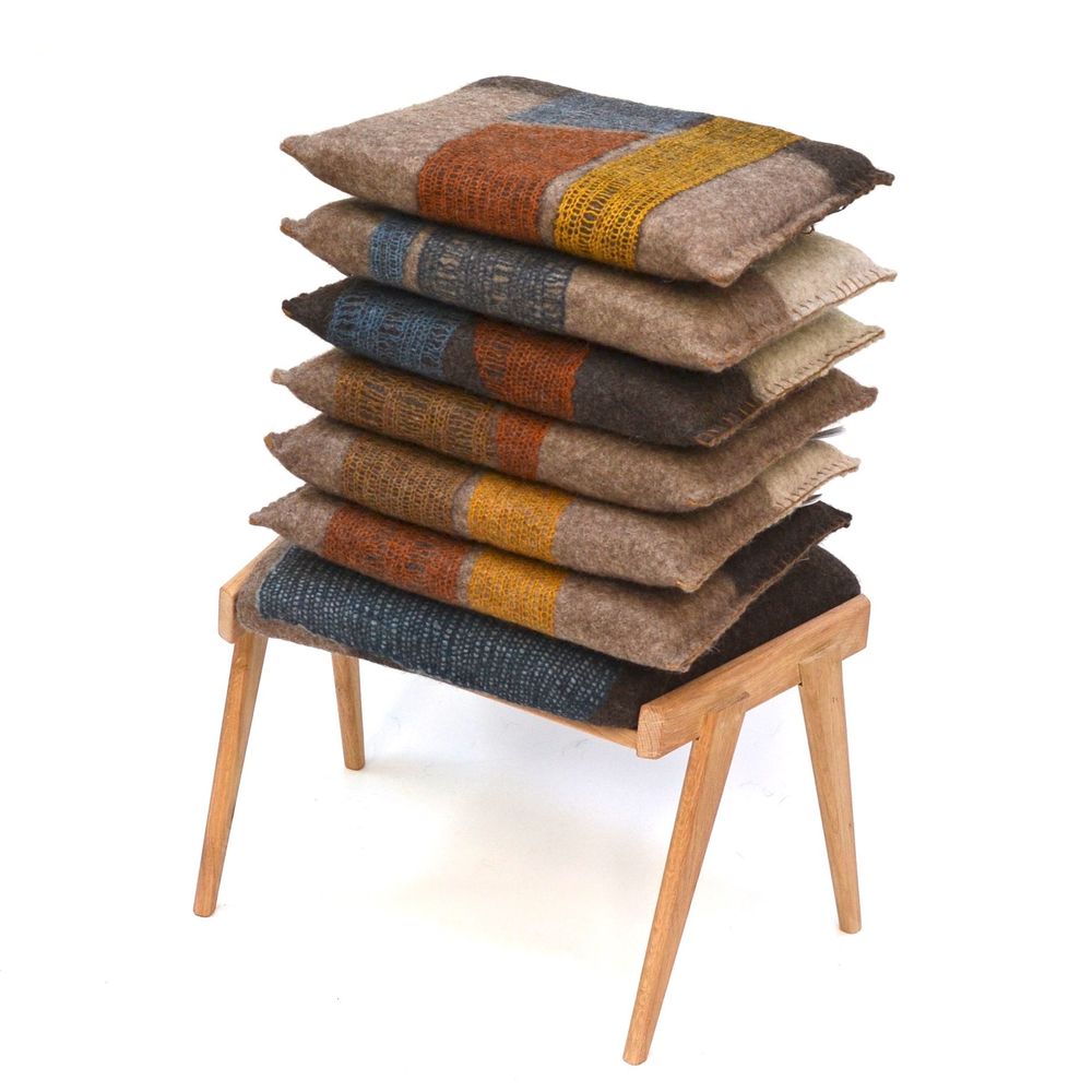 Cushions - Coussins en feutre de laine fait-main - GHISLAINE GARCIN MAILLE&FEUTRE