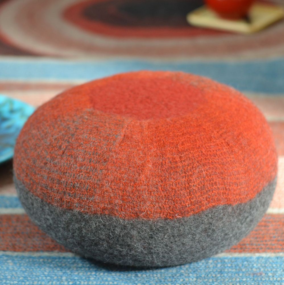 Cushions - Coussins en feutre de laine fait-main - GHISLAINE GARCIN MAILLE&FEUTRE