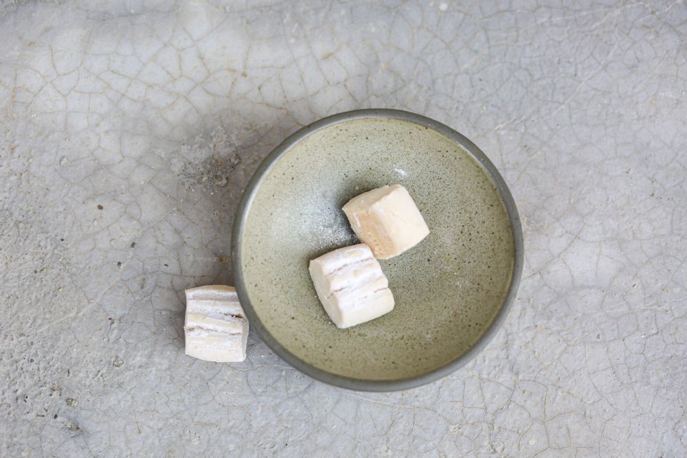 Christmas table settings - Multi-Functional Decorative Table Set - HIC CERAMICS