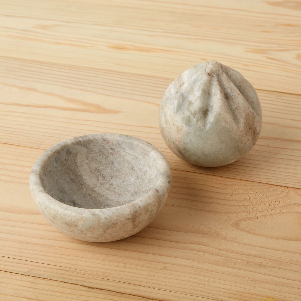 Kitchen utensils - Waterfall Marble Citrus Press - BE HOME