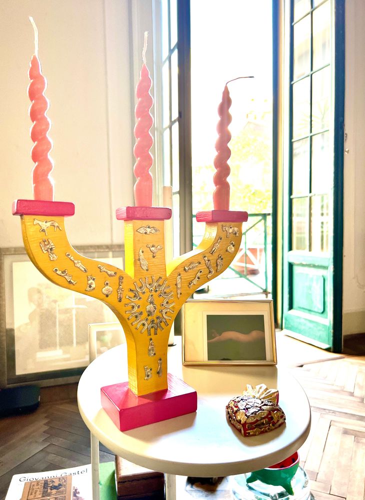 Design objects - "Primitivo" Chandelier with Milagros Charms - PINK PAMPAS