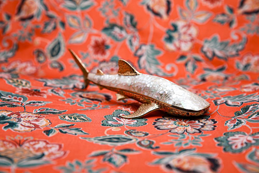 Decorative objects - Mother of pearl and recycled brass whale shark box - WILD BY MOSAIC
