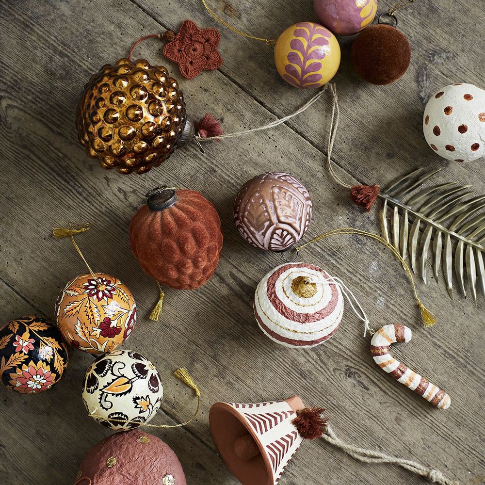 Guirlandes et boules de Noël - Cône en verre suspendu avec velours - MADAM STOLTZ