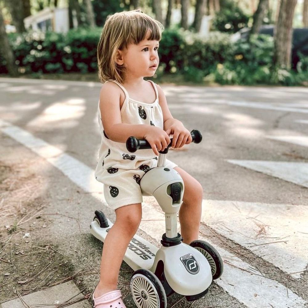 Accessoires enfants - Indispensable kids : trottinette évolutive 2 en 1, doudou plat, gourde design - BA FOR KIDS
