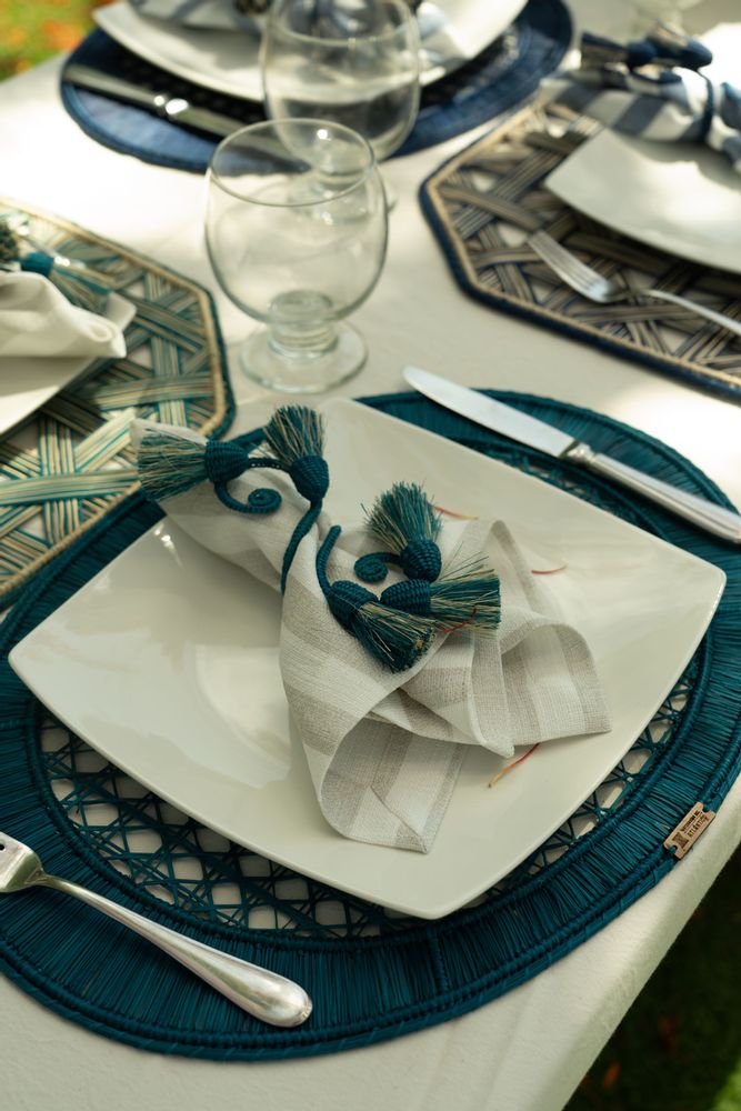 Napkins - Two color spiral napkin holder. - ARTESANIAS DEL ATLÁNTICO