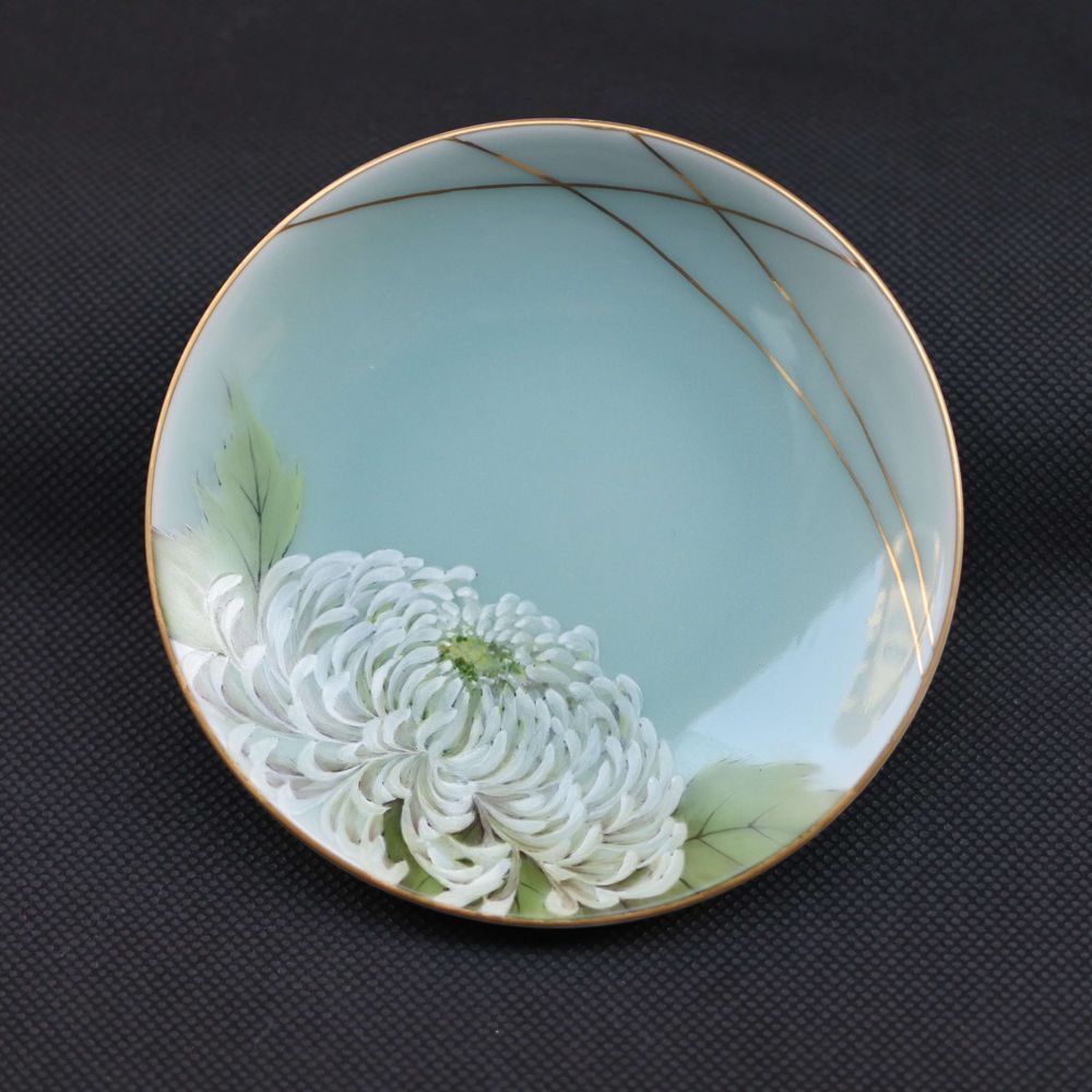 Tea and coffee accessories - Celadon Chrysanthemum, Saucer/Serving plate - YUKO KIKUCHI