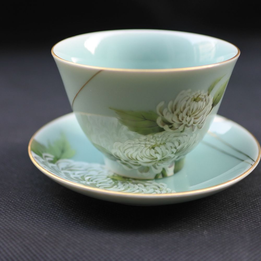 Tea and coffee accessories - Celadon Chrysanthemum, Tea Bowl - YUKO KIKUCHI