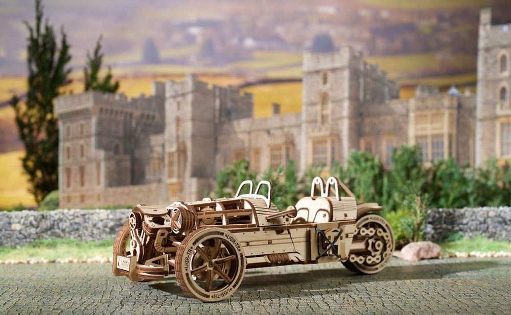 Children's arts and crafts - UGEARS Modèles mécaniques: THREE-WHEELER UGR-S 26,2x9x14cm, 457 pièces, en bois - UGEARS