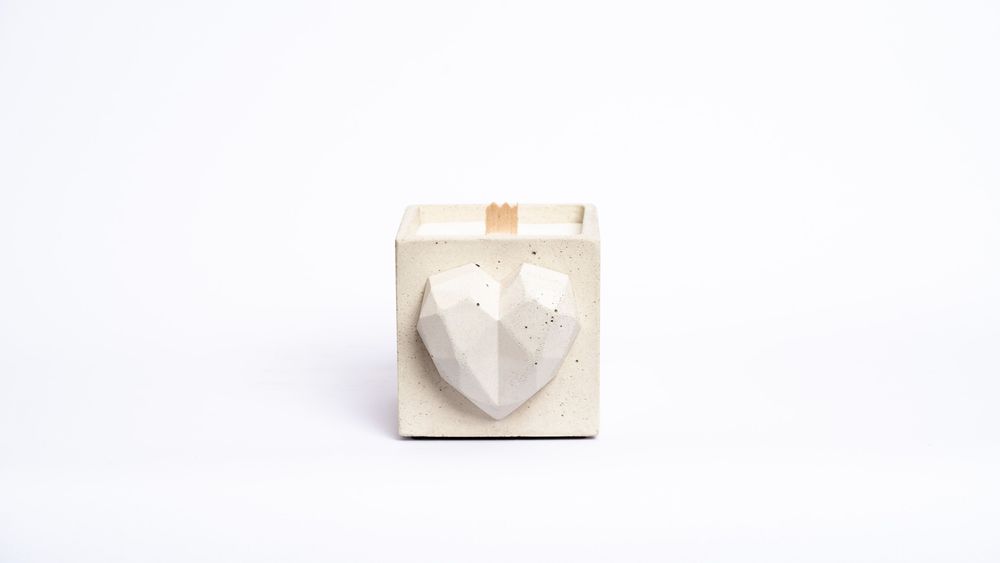 Cadeaux - Bougie en béton coloré - LOVE - JUNNY