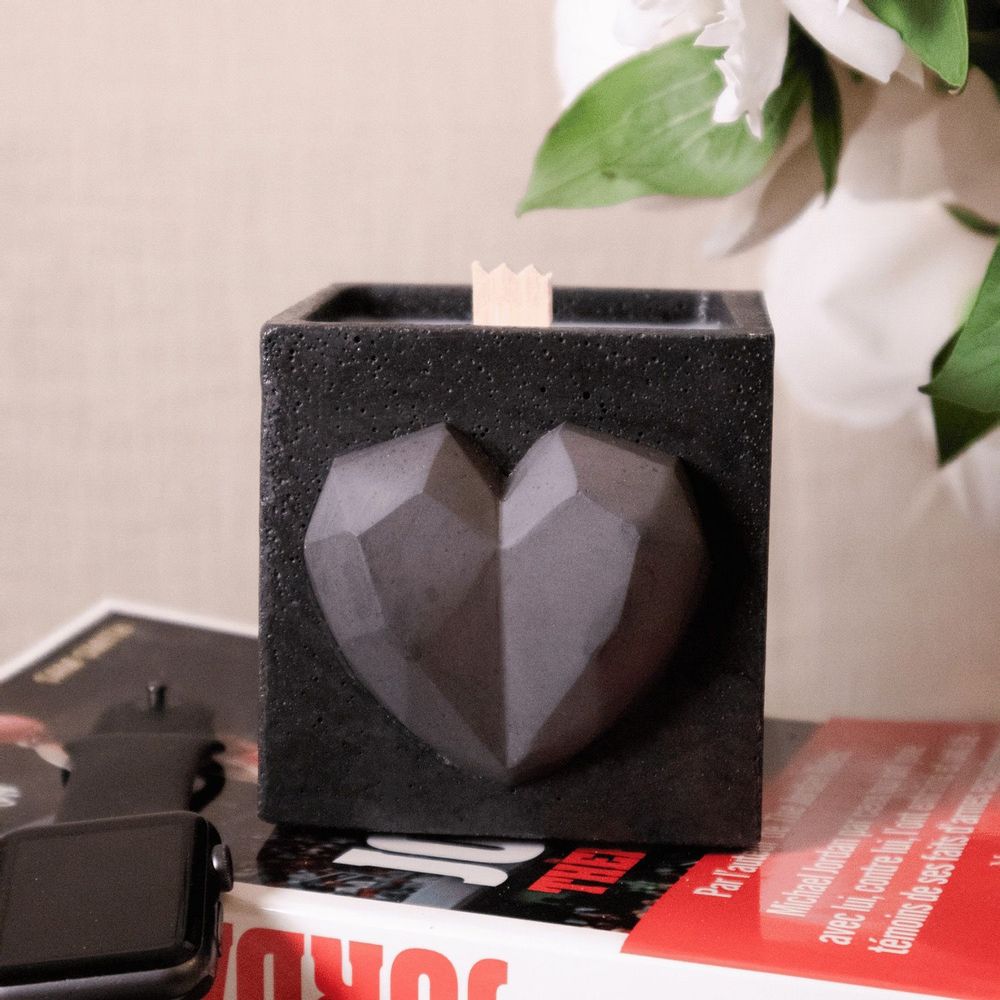 Cadeaux - Bougie en béton coloré - LOVE - JUNNY