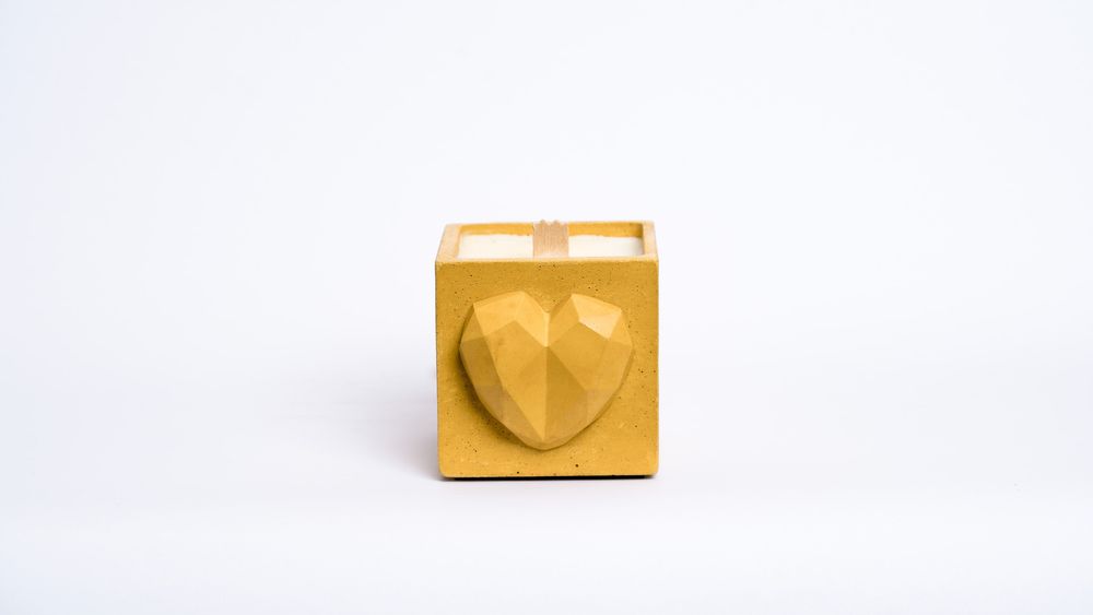 Cadeaux - Bougie en béton coloré - LOVE - JUNNY