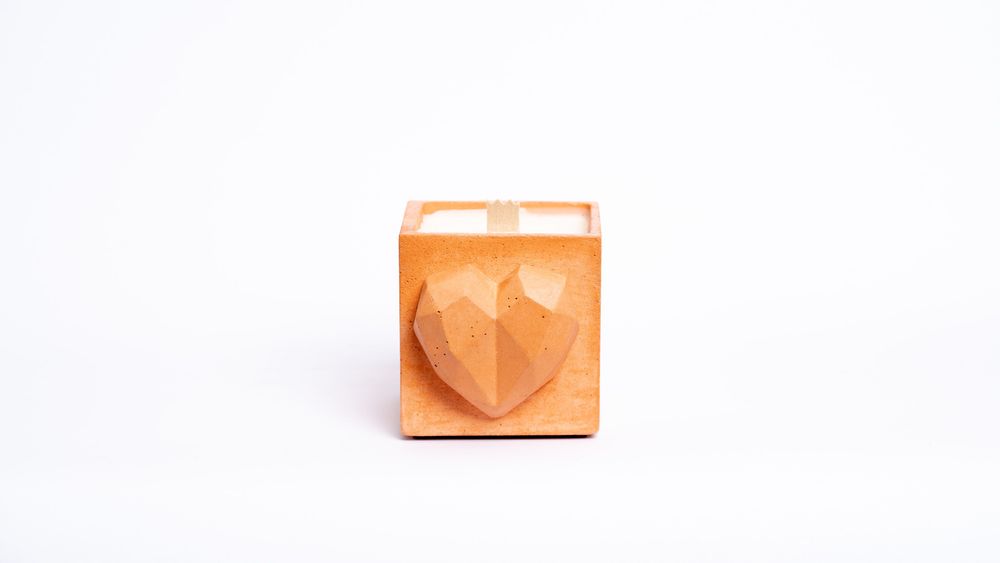 Cadeaux - Bougie en béton coloré - LOVE - JUNNY