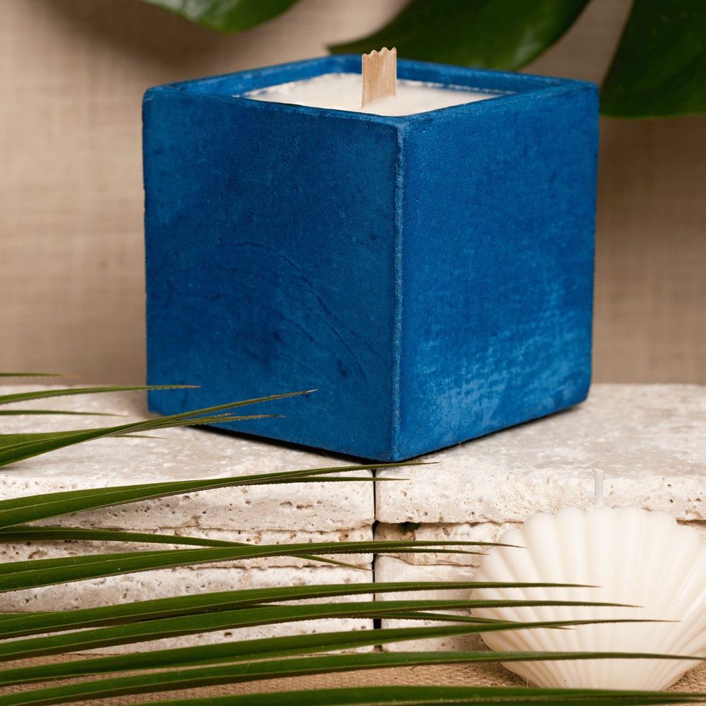 Decorative objects - Colored concrete cube candle - Vegetable wax and perfume from Grasse. - JUNNY