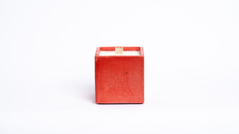 Decorative objects - Colored concrete cube candle - Vegetable wax and perfume from Grasse. - JUNNY