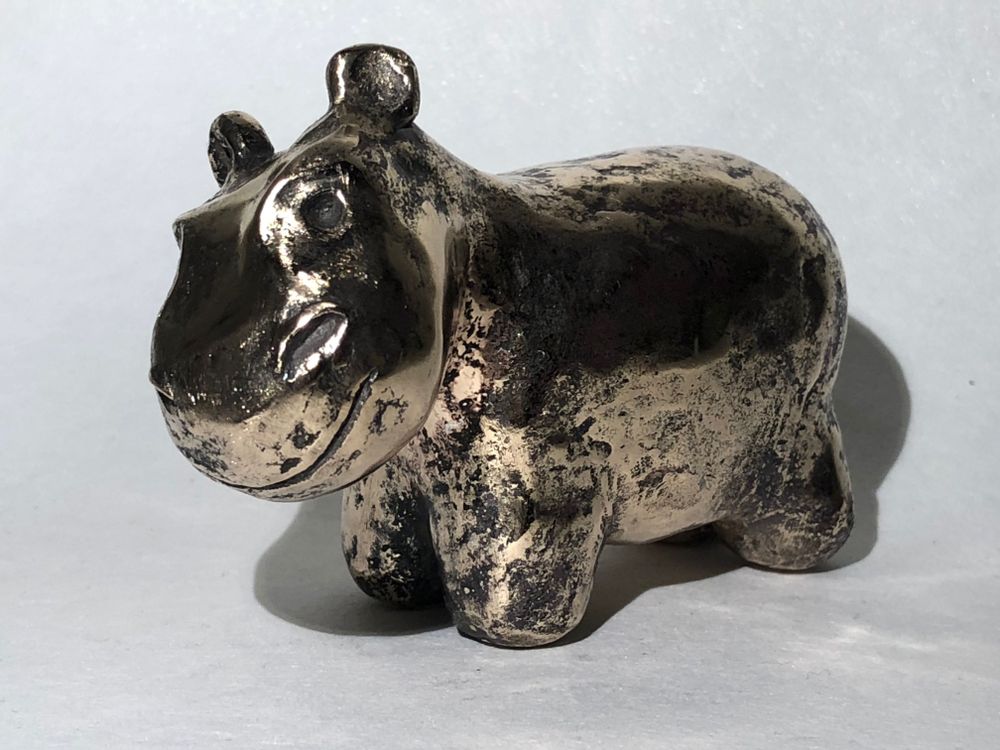 Sculptures, statuettes et miniatures - Tony le petit hippopotame - DEVINAST