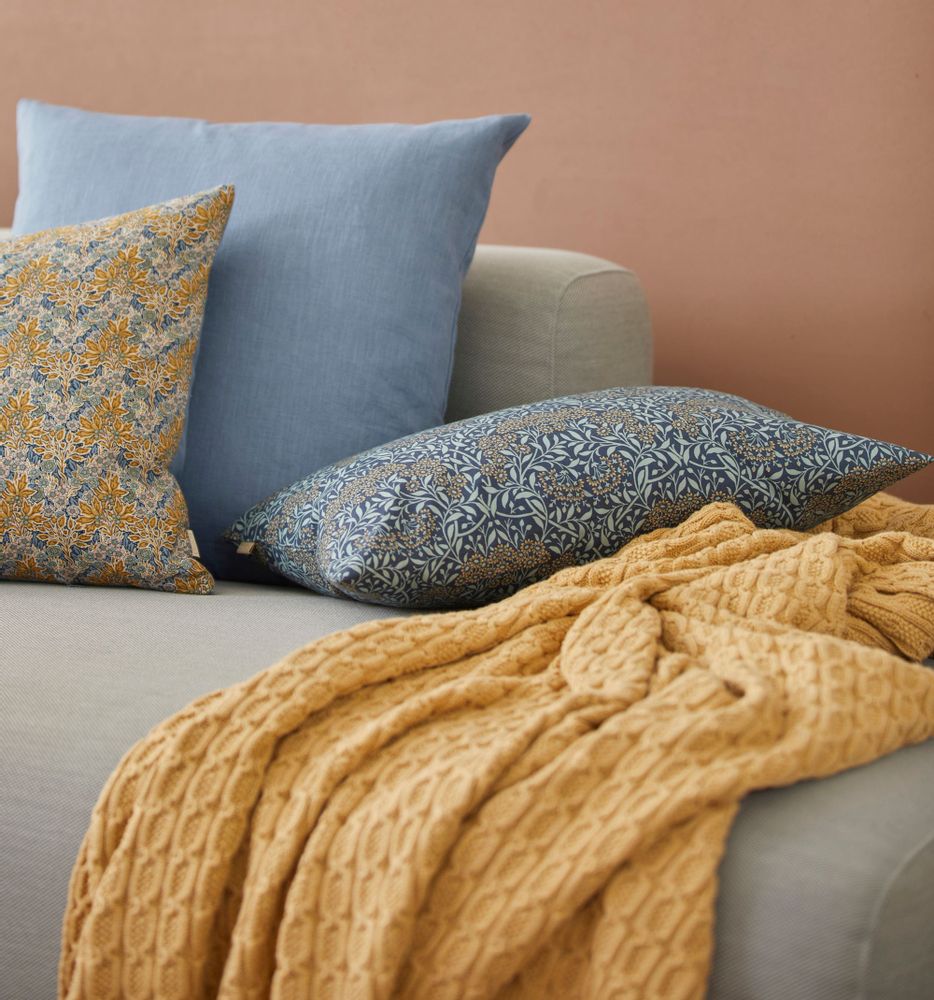 Fabric cushions - Cushions in original liberty of London print. - SPLIID