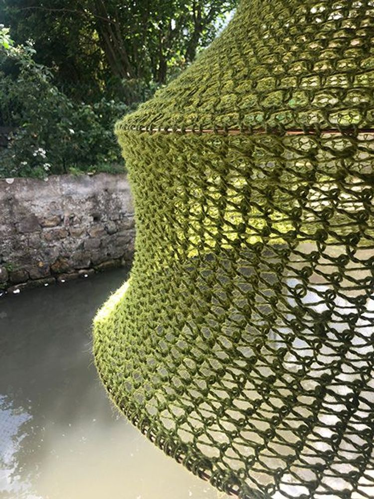 Aménagements pour bureau - Luminaire VERDISSIMO en corde de jute vert  apporte une fraîcheur à la pièce.Hauteur: 65cm Diamètre: 80 cm  livré avec monture - ADELE VAHN