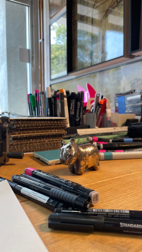 Sculptures, statuettes et miniatures - Tony le petit hippopotame - DEVINAST