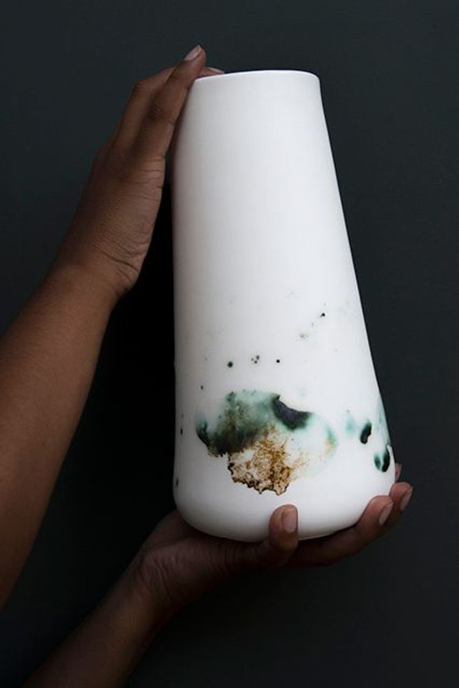 Vases - OPGEROLD carafe / vase - STUDIO INEKE VAN DER WERFF