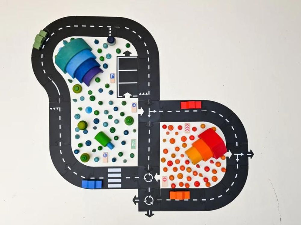 Toys - Highway - Flexible toy road to assemble - Made in The Netherlands - WAYTOPLAY TOYS