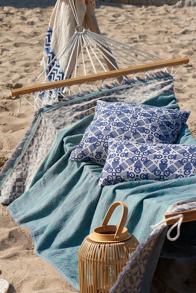 Throw blankets - Throw Blanket - 3RD CULTURE