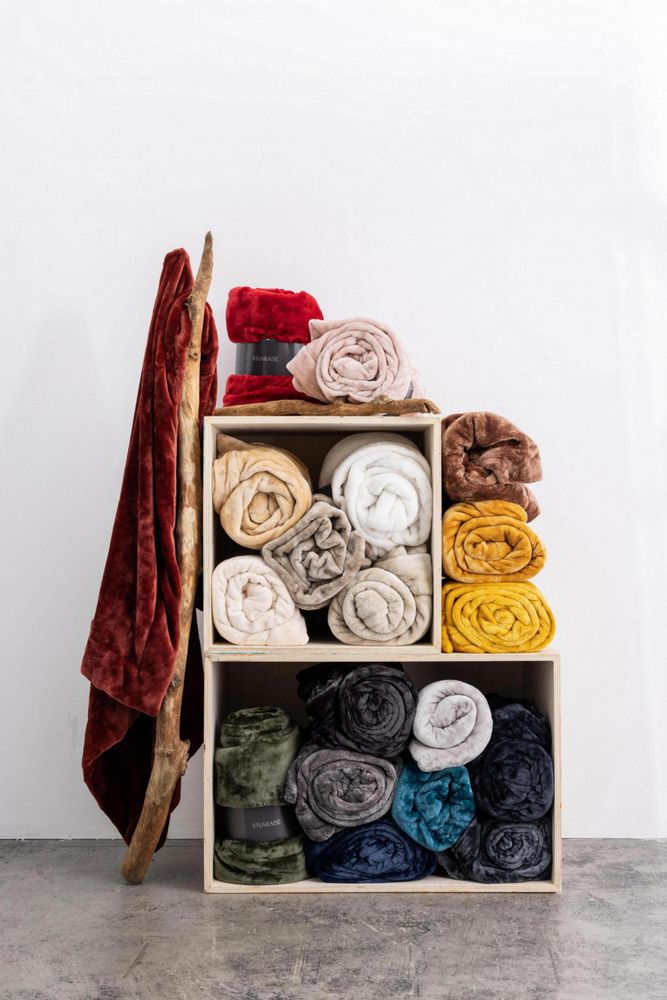 Throw blankets - Throw Tender Ombre 150 X 200 - MAISON VIVARAISE – SDE VIVARAISE WINKLER