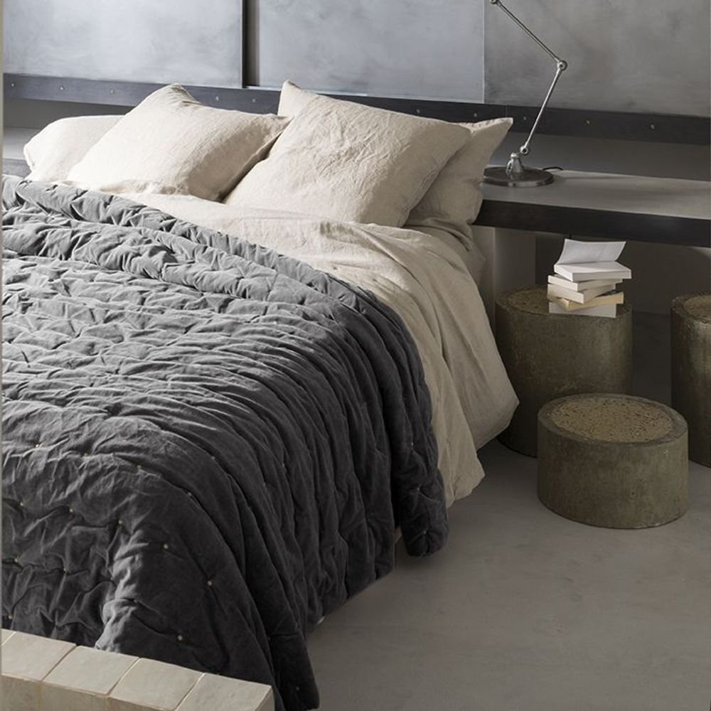Linge de lit - Jeté uni Elise finition capiton Tonnerre 240 x 260 - MAISON VIVARAISE – SDE VIVARAISE WINKLER