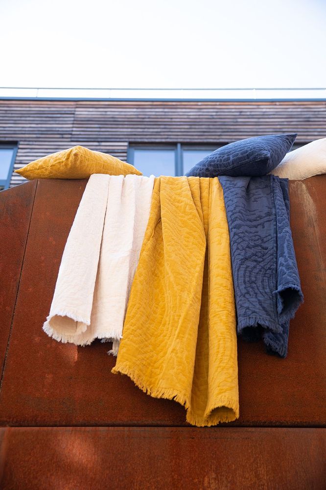 Throw blankets - Throw Ines Bronze 130 X 170 - MAISON VIVARAISE – SDE VIVARAISE WINKLER