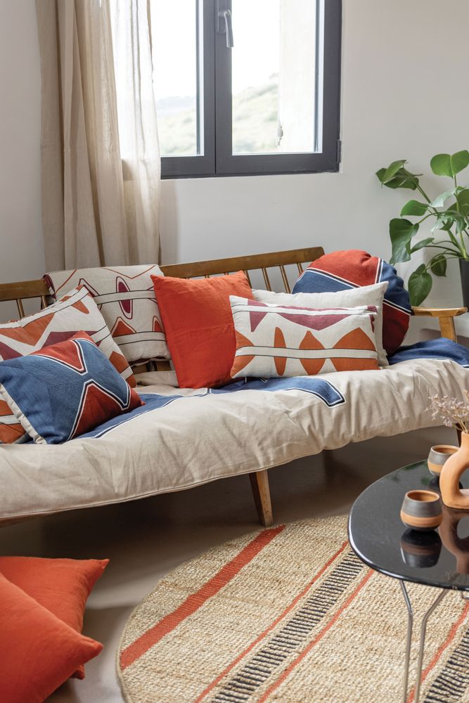 Coussins - Coussin Mila Rubis Diamètre 50 - MAISON VIVARAISE - SDE VIVARAISE WINKLER