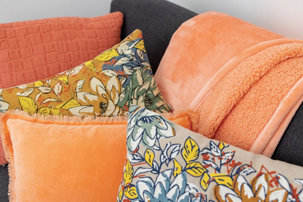 Plaids - Plaid Michka Goyave 130 x 160 - MAISON VIVARAISE - SDE VIVARAISE WINKLER