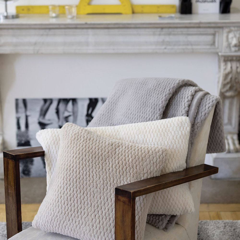 Throw blankets - Throw Georgia Perle 140 X 180 - MAISON VIVARAISE - SDE VIVARAISE WINKLER