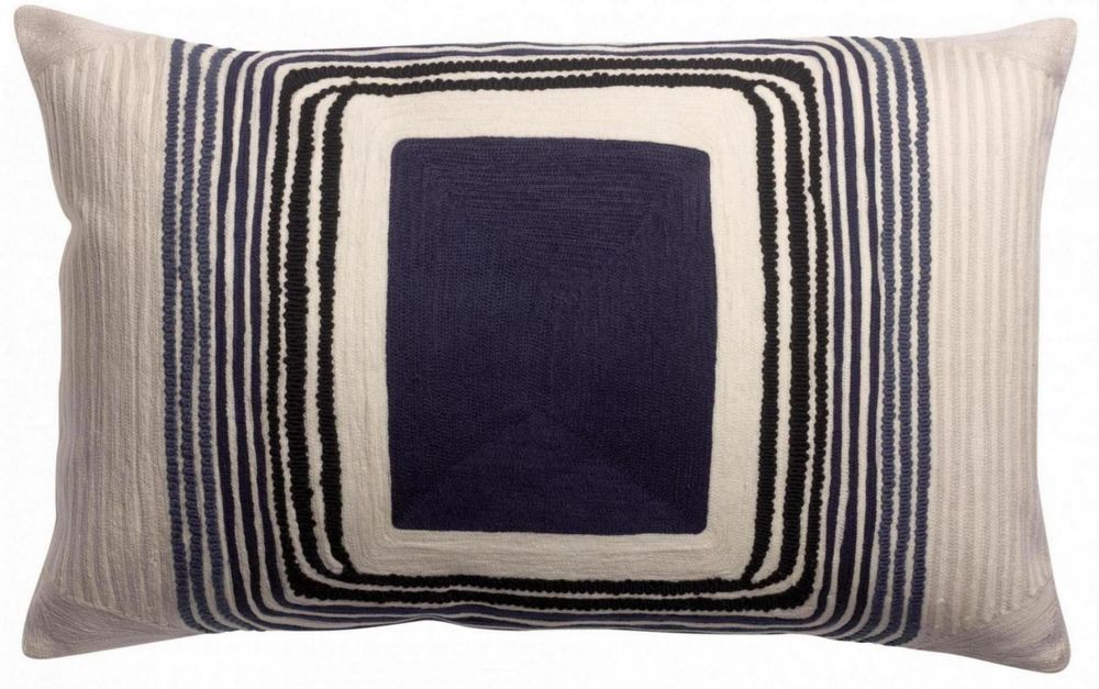 Coussins - Coussin brodé Cassie Marine 30 x 50 - MAISON VIVARAISE - SDE VIVARAISE WINKLER