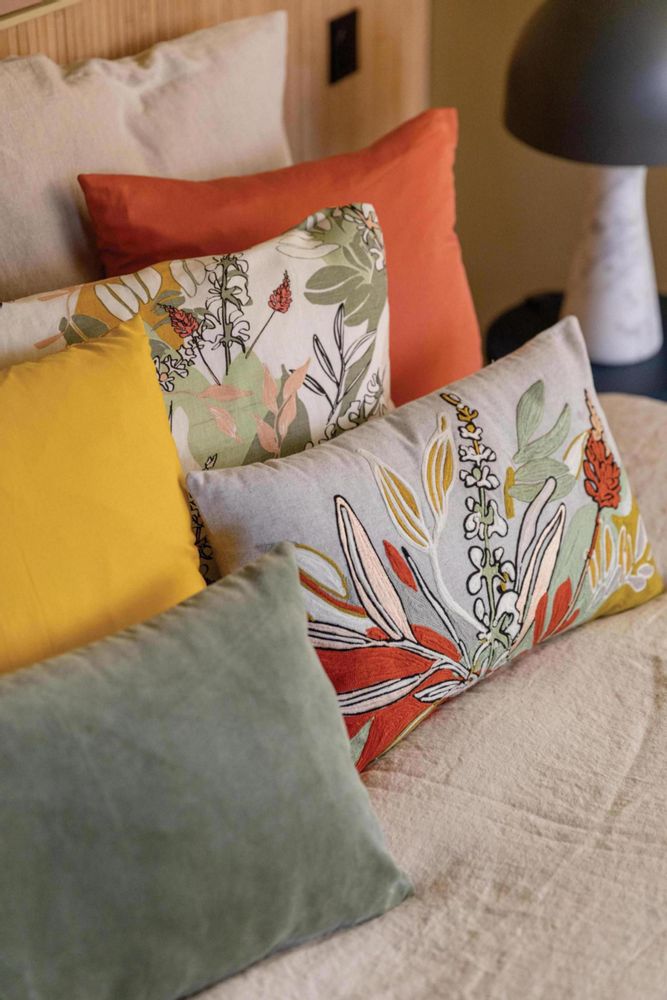Coussins - Coussin recyclé brodé Gina Multico 30 x 50 - MAISON VIVARAISE - SDE VIVARAISE WINKLER