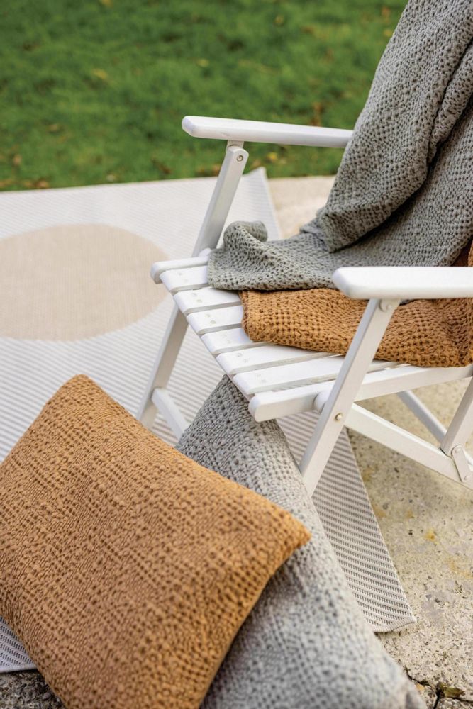 Throw blankets - Throw Stonewashed Tana Pinede 140 X 200 - MAISON VIVARAISE – SDE VIVARAISE WINKLER