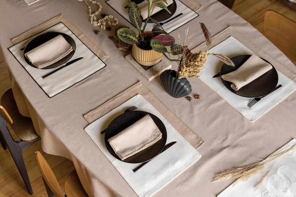 Table cloths - Table Cloth Delia Recycled Naturel 170 X 300 - MAISON VIVARAISE – SDE VIVARAISE WINKLER