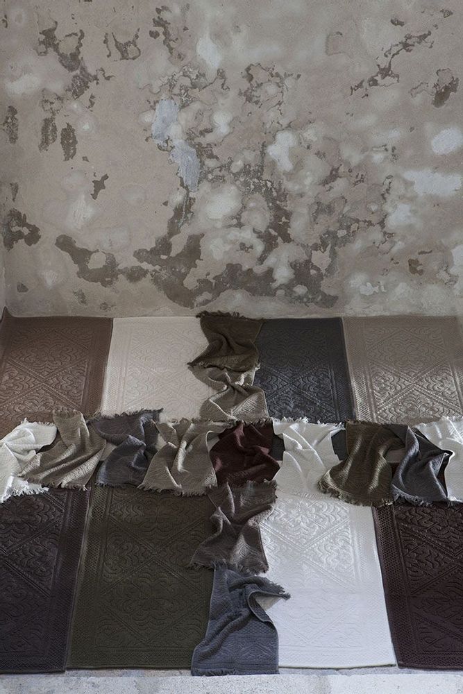 Bath towels - Enzo Rug Carbone 54 X 110 - MAISON VIVARAISE – SDE VIVARAISE WINKLER