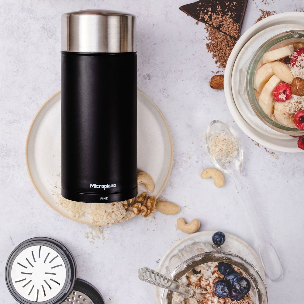 Kitchen utensils - Universal Mill - MICROPLANE INTERNATIONAL GMBH & CO. KG