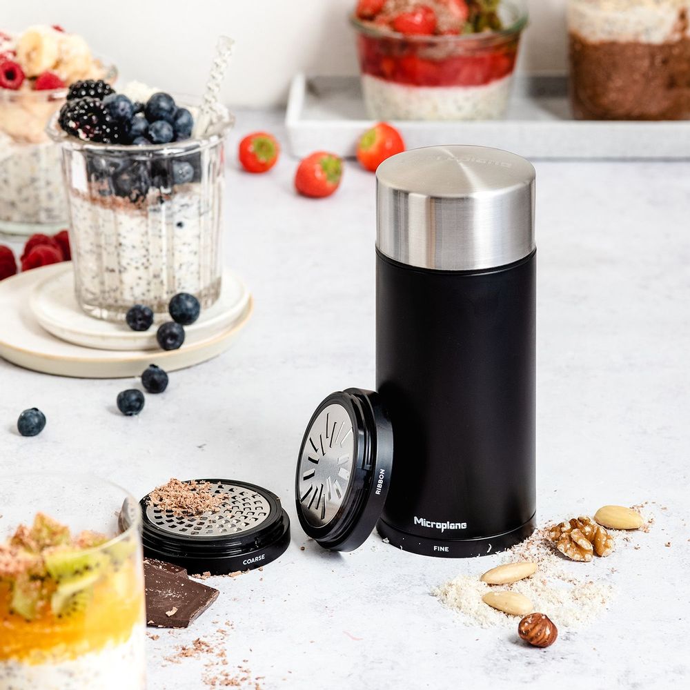 Kitchen utensils - Universal Mill - MICROPLANE INTERNATIONAL GMBH & CO. KG