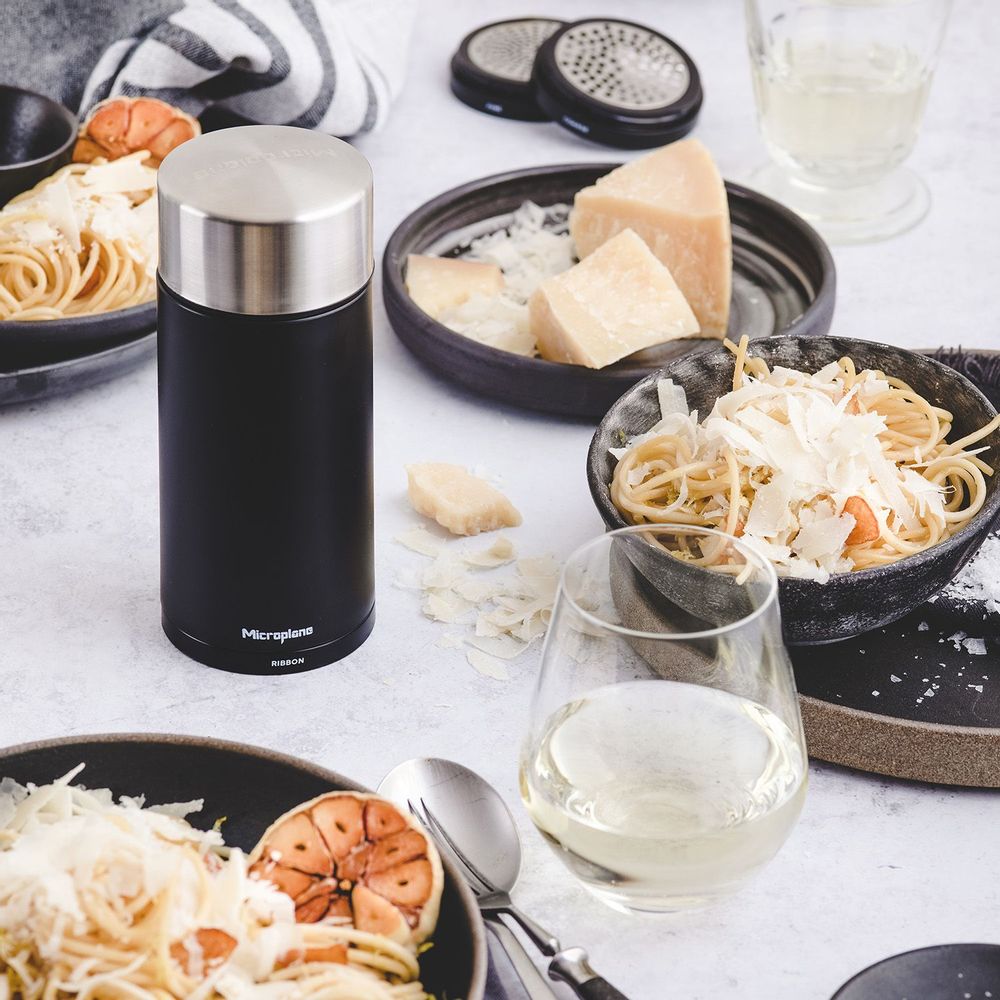 Kitchen utensils - Universal Mill - MICROPLANE INTERNATIONAL GMBH & CO. KG