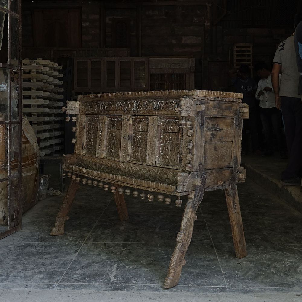 Buffets - Damchiya ancien - Meuble indien sculpté ( Coffre de mariée indienne sculpté en bois massif) - ORPAI