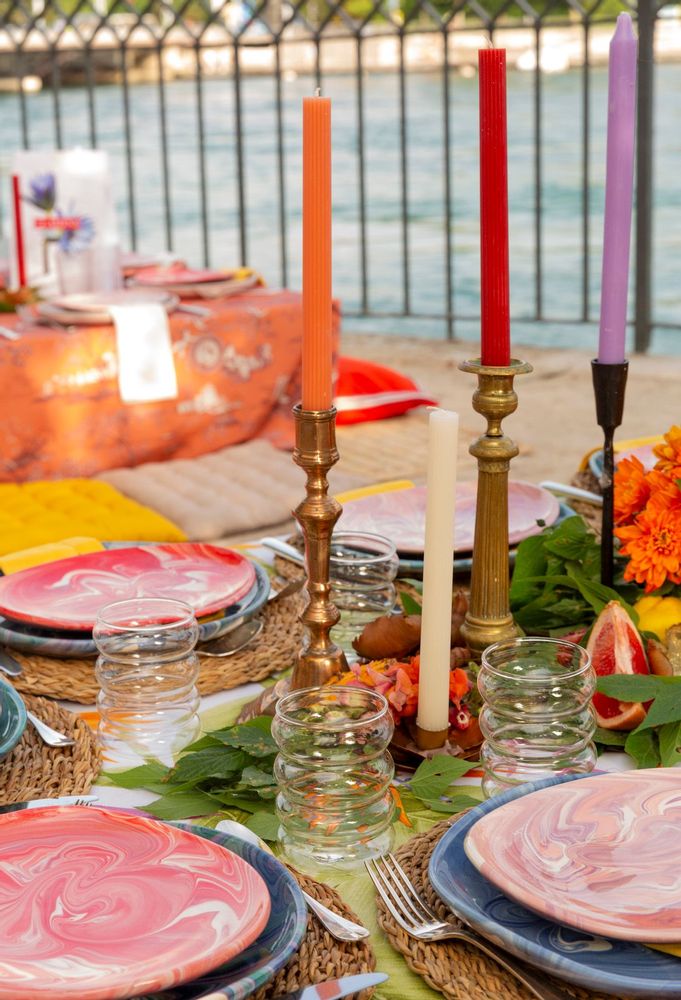 Assiettes au quotidien - Assiette en céramique rose NYMPHE IOM existe en plusieurs tailles - IOM INES-OLYMPE MERCADAL