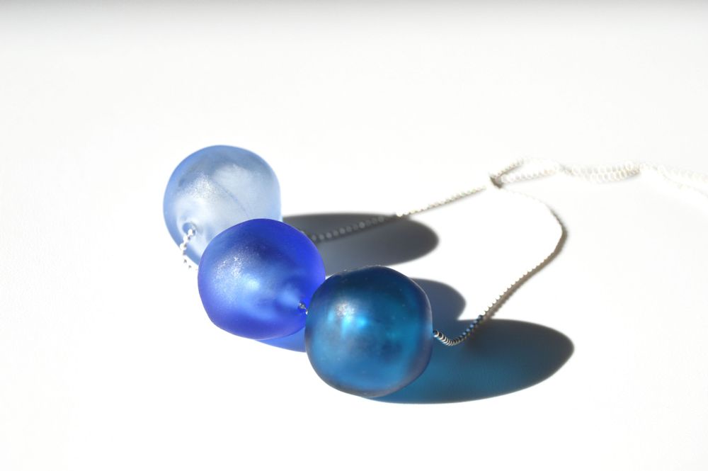 Gifts - Globe glass necklace - CHAMA NAVARRO