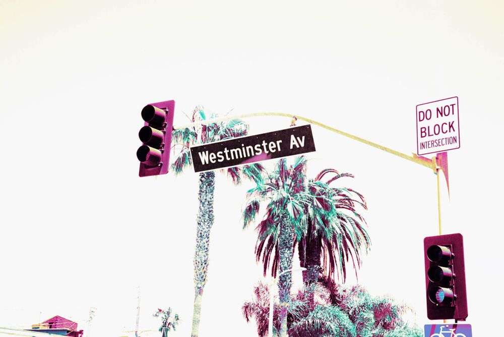 Art photos - Westminster Avenue - Limited Edition Photo Print laminated under Diasec® Museum Quality - LUDO CAZEBA - LIMITED PHOTOGRAPHY EDITIONS