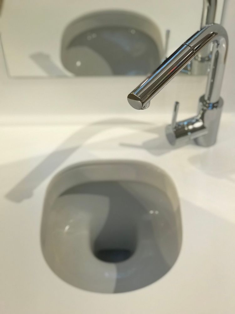 For the handicapped - Toilettes adaptées Ostomate - ILIONE