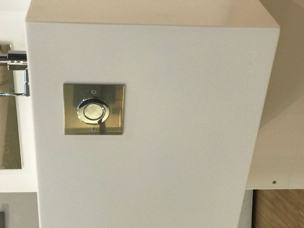For the handicapped - Toilettes adaptées Ostomate - ILIONE